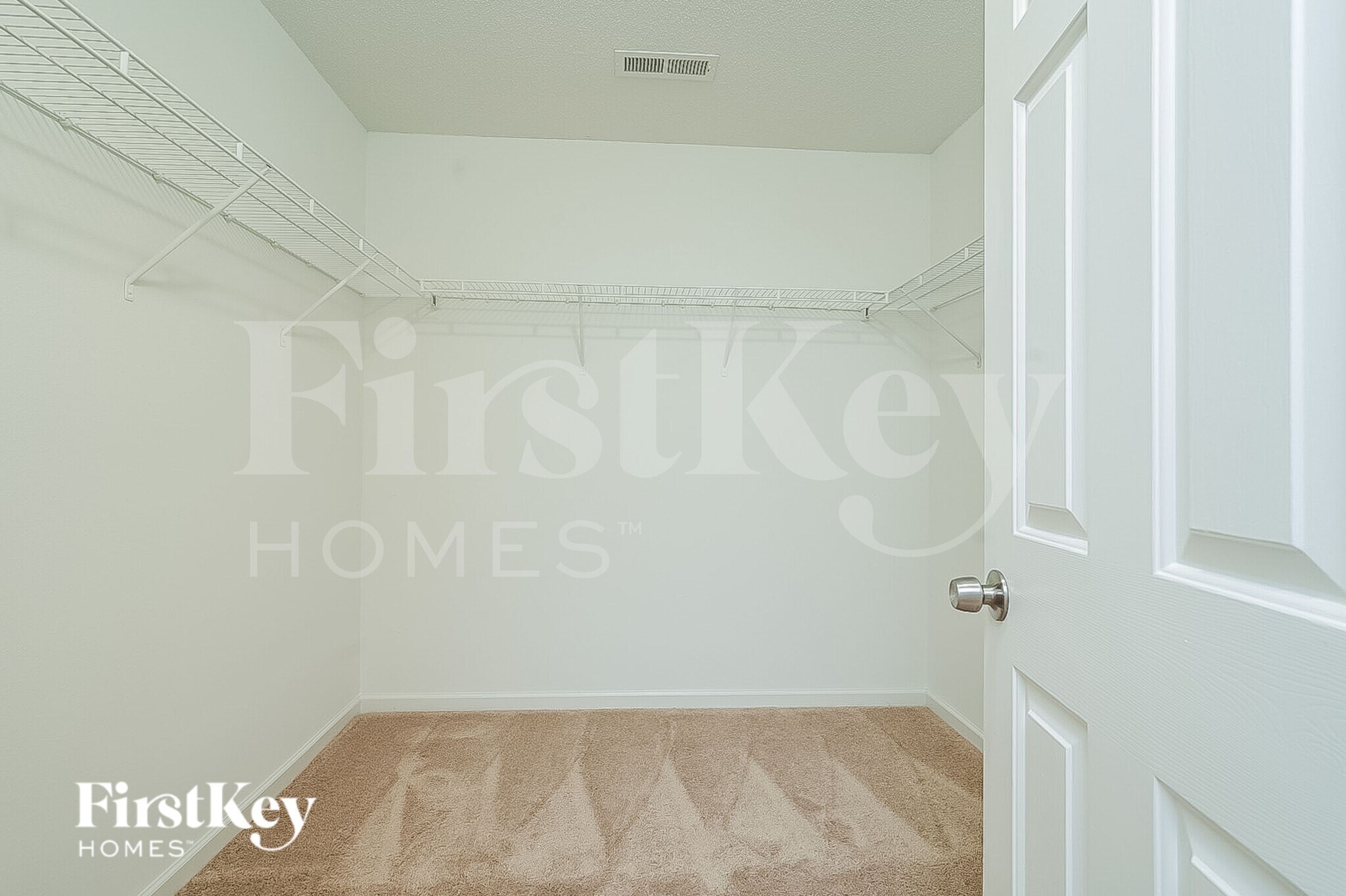 Building Photo - 5701 Yachtsman Ct