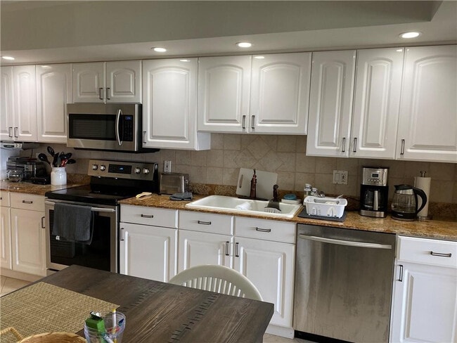 Building Photo - 5100 N Ocean Blvd