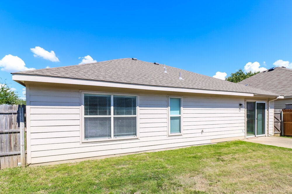 Building Photo - 1216 Sandpiper Dr