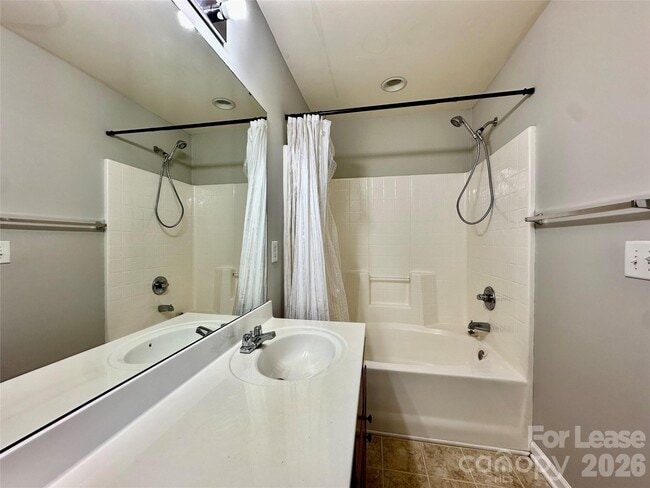 Building Photo - 12660 Persimmon Tree Dr