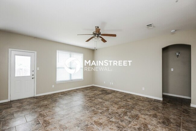 Building Photo - 3 Bedroom Pet-Friendly Home in Crowley, TX with Main Street Renewal