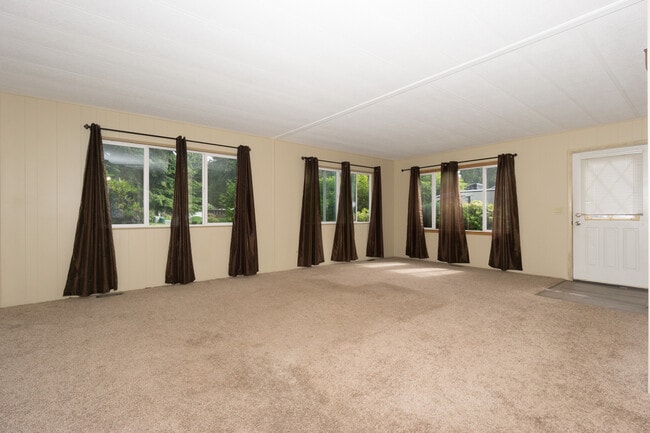 Building Photo - 11811 SE 184th St