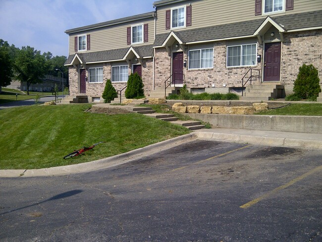 Building Photo - Blue Valley Court Townhomes