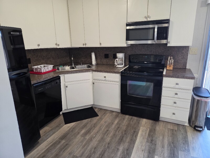 Building Photo - 561 Brookside Ct