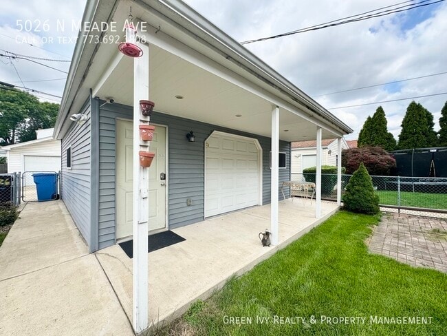 Building Photo - 5026 N Meade Ave