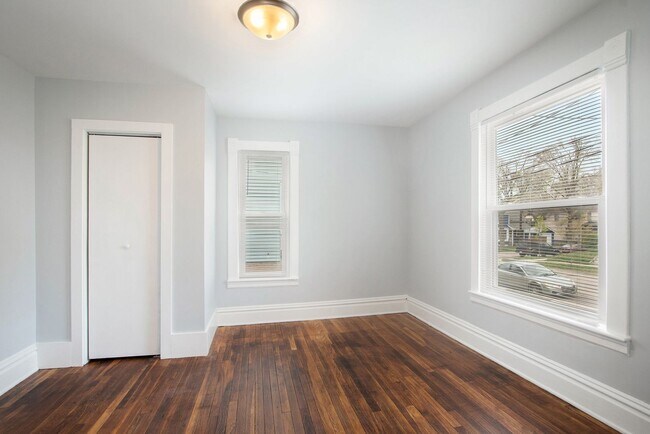 Building Photo - 348 Quimby St NE