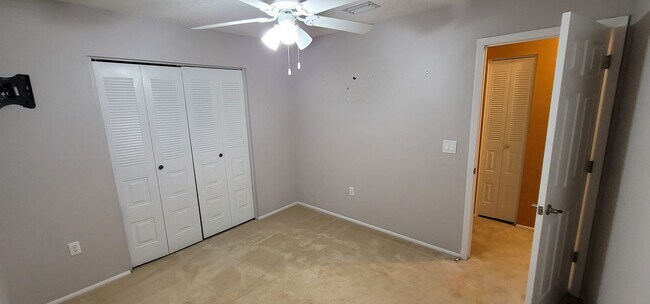 Building Photo - 1324 Franford Dr