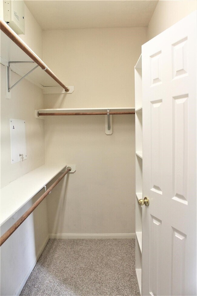 Building Photo - 71 N Brooksedge Cir