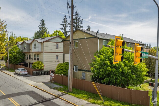 Building Photo - Ambaum Townhomes