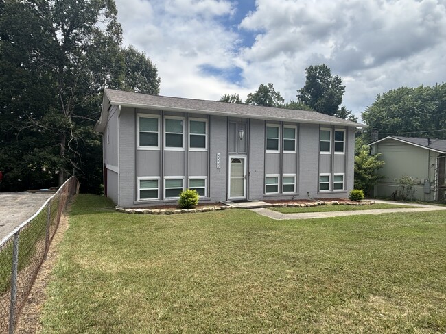 Building Photo - 6500 Shrewsbury Dr NW