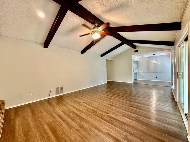 Building Photo - 1504 Sagebrush Dr