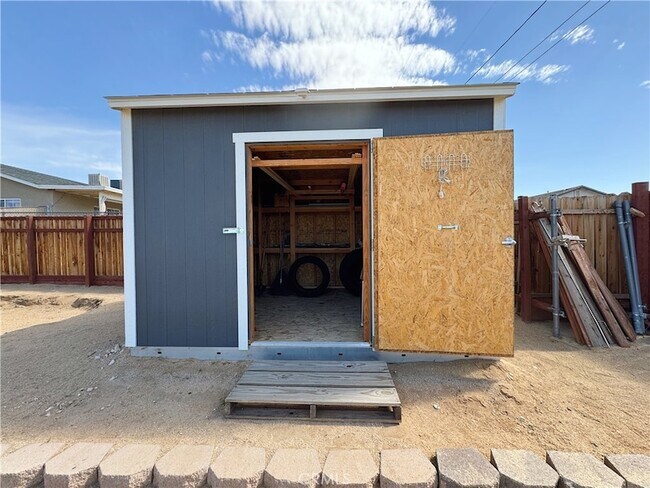 Building Photo - 6848 Quail Spring Ave