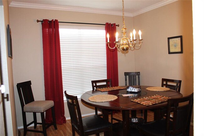 Building Photo - 6022 Spanish Oak Dr