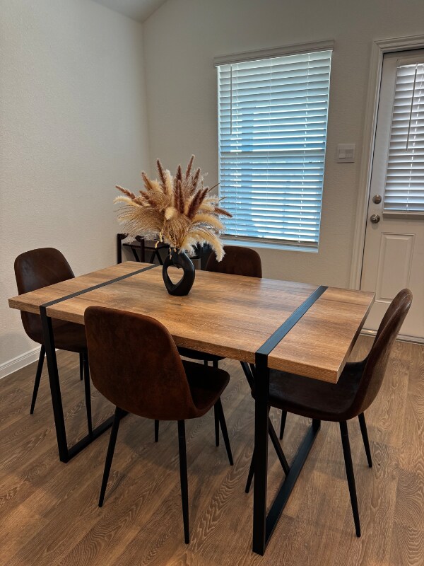 Building Photo - 256 Las Lomas Dr