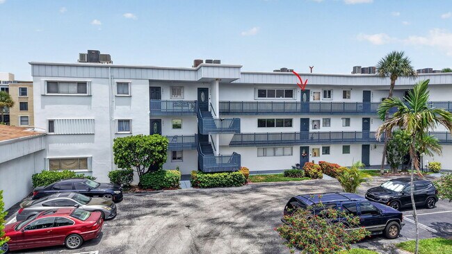 Building Photo - 200 Waterway Dr S