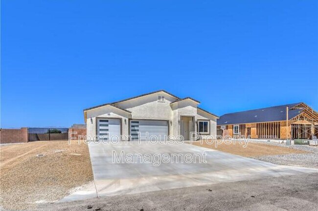Building Photo - 6380 Waterford St