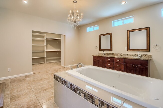Building Photo - 4 Bedroom 3 Bathroom Single Family Home in...