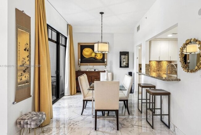 Building Photo - 200 E Palmetto Park Rd