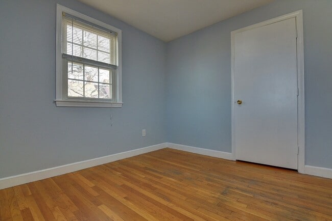 Building Photo - 30 Trull St