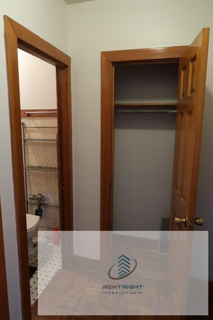 Building Photo - 5039 N Springfield Ave