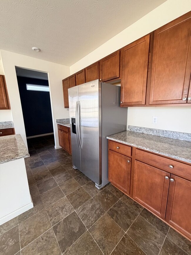 Building Photo - 15545 Westmoor Ave