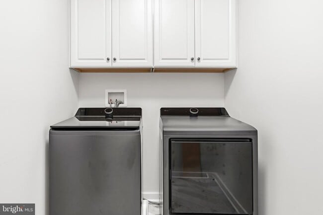 Building Photo - 16007 Hyde Pk Pl