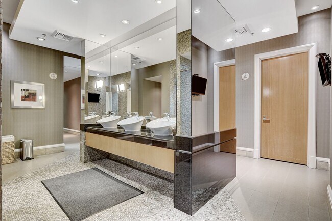 Building Photo - Sky Las Vegas 3705-City/Mtn views from thi...