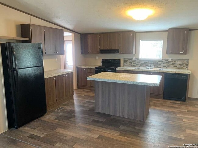 Building Photo - 22935 Black Cherry