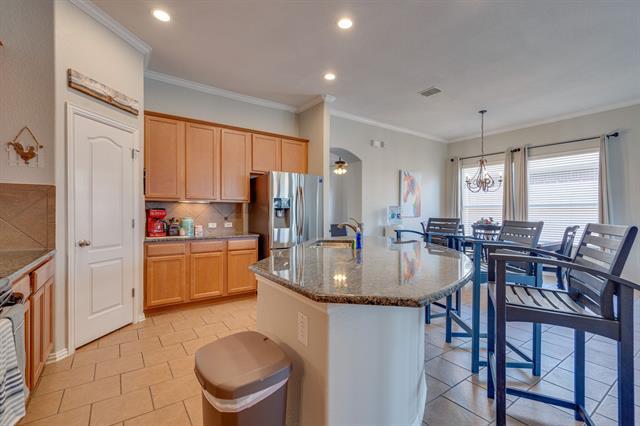 Building Photo - 1105 Lone Pine Dr