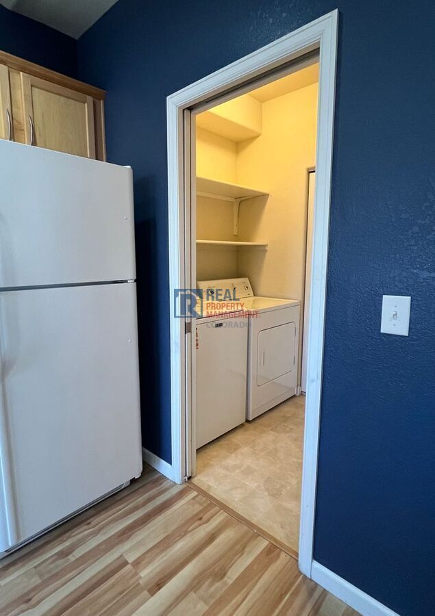 Building Photo - 2302 Owens Ave