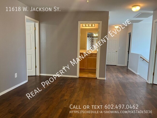 Building Photo - Lovely Avondale Home!