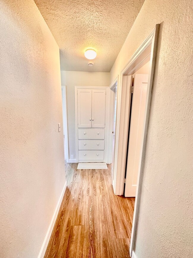 Building Photo - New on the Market!