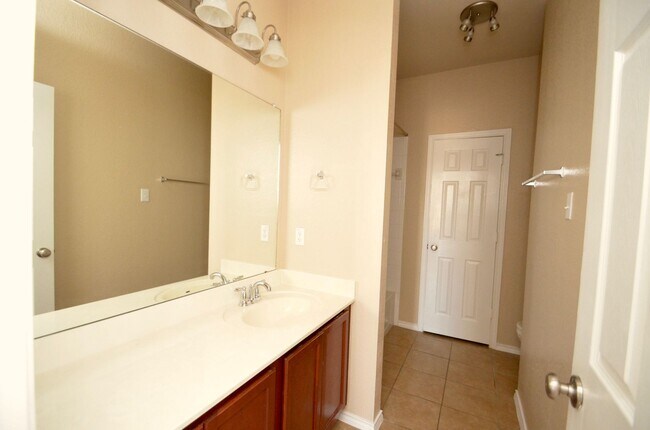 Building Photo - BEAUTIFUL New Home Available NOW!