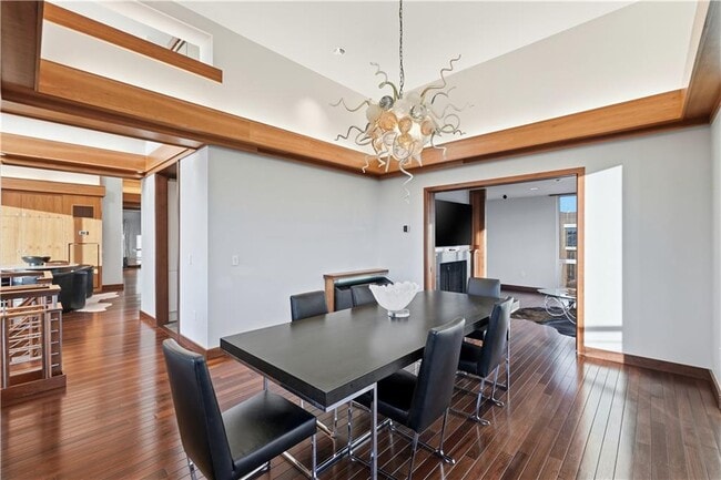 Building Photo - 5 W Mountain St