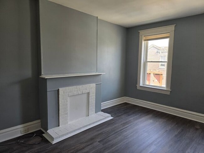 Building Photo - Newly Renovated 1 Bed 1 Bath Apartment for Rent!