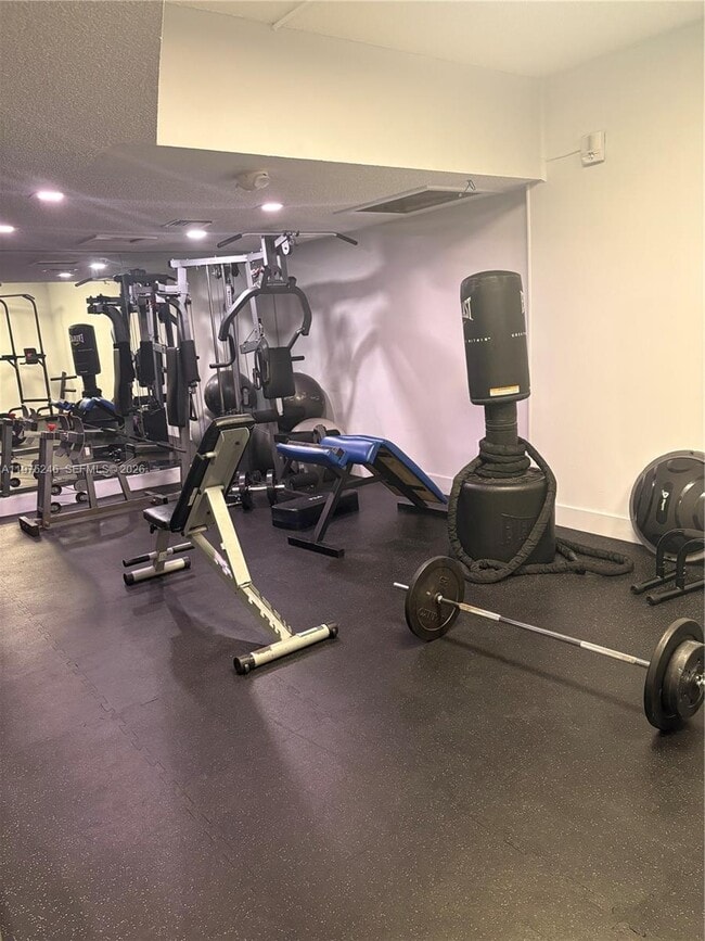 Building Photo - 16558 NE 26th Ave