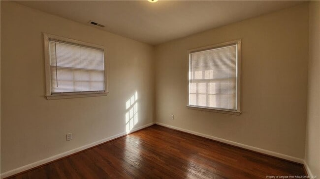 Building Photo - 209 E 15th St