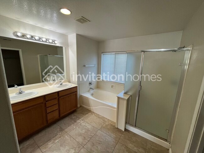 Building Photo - 932 Silverton Cir