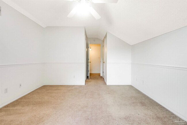 Building Photo - 873 Brande Ct