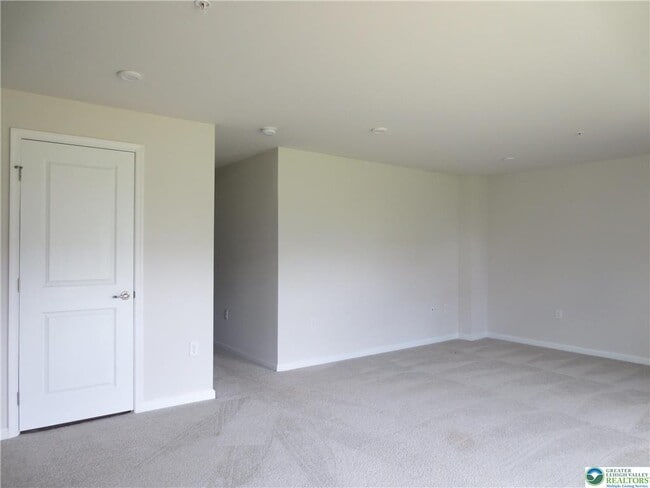 Building Photo - 2407 Cook Dr