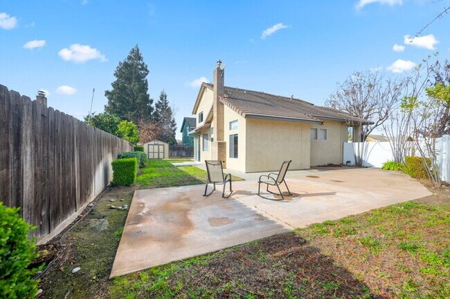 Building Photo - 516 Carrigane Way