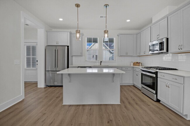 Building Photo - Luxury Townhome in Midtown Nexton