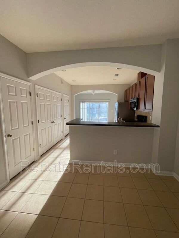 Building Photo - 13026 Sunset Lake Dr