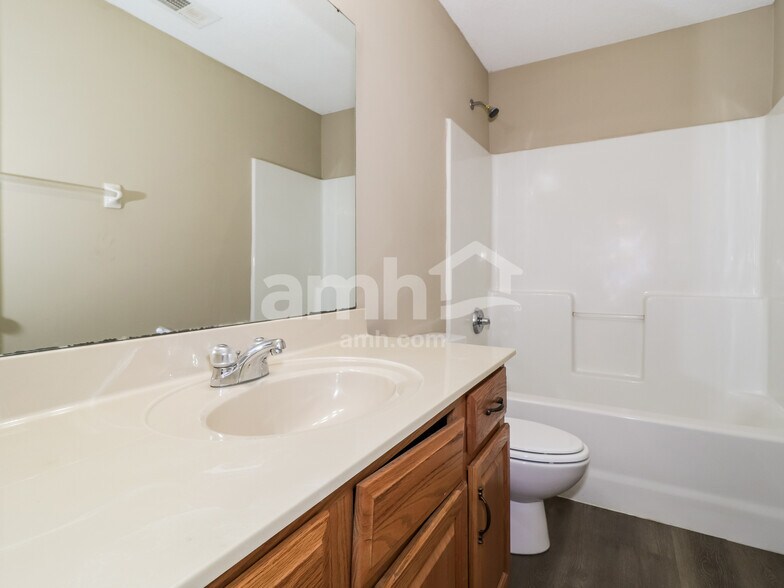 Building Photo - 5664 Tulip Grove Dr