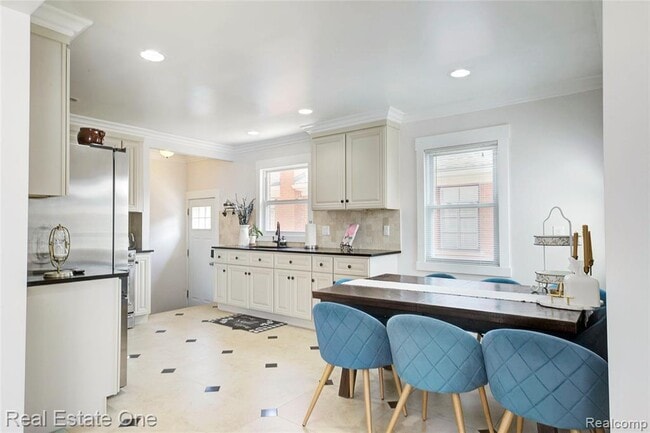 Building Photo - 8126 Dale St