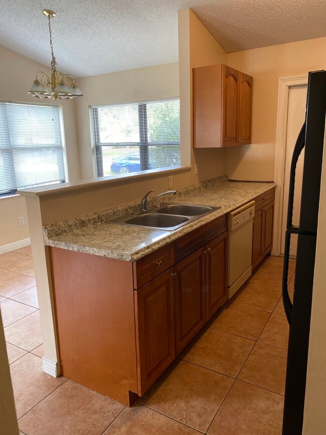 Building Photo - 4 Prosperity Ln