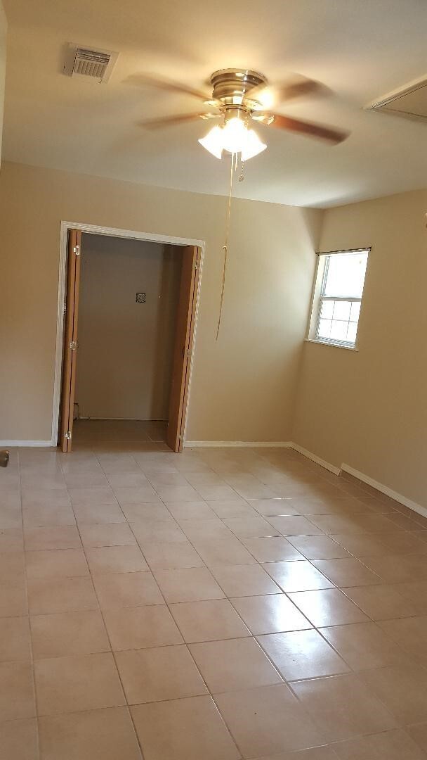 Building Photo - 3221 McCrarey Dr