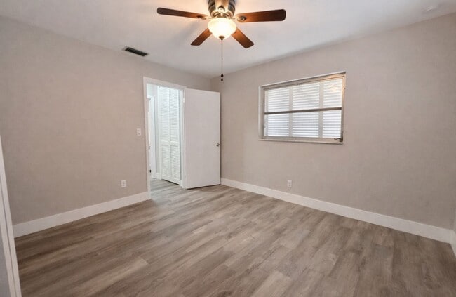 Building Photo - Newly Renovated 3 Bed / 2 Bath Single-Family Home with 2-Car Garage