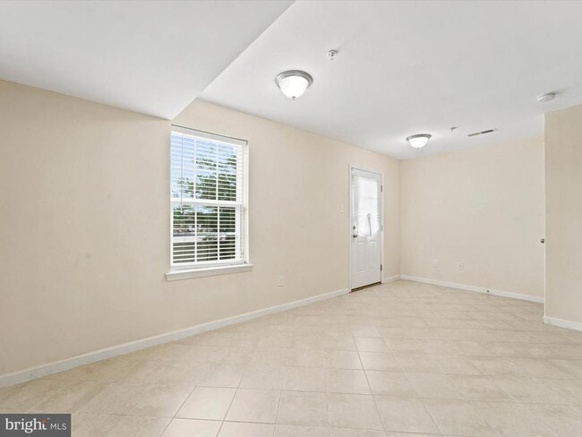 Building Photo - 145 Mercer Ct