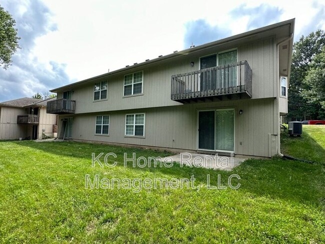 Building Photo - 8201 Woodson Dr